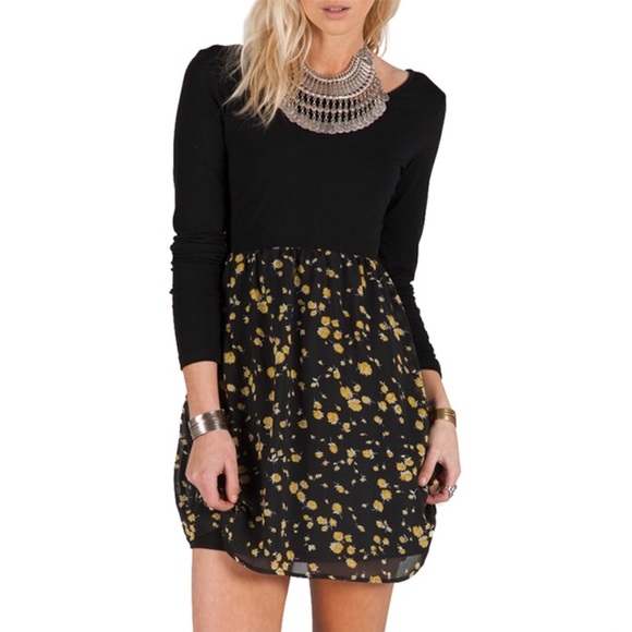 Volcom Dresses & Skirts - Volcom Baby Squeeze Me Dress